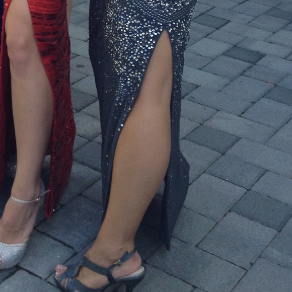 Aidan Mattox beaded and sequin Gown - Picture 9 of 10